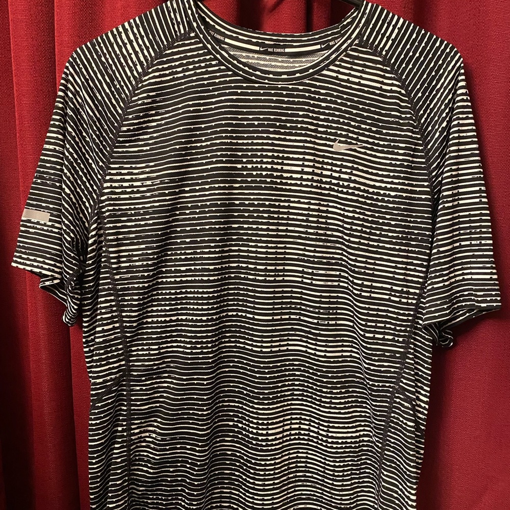 Nike-Polyester Running Shirt-Black/White-Large‎